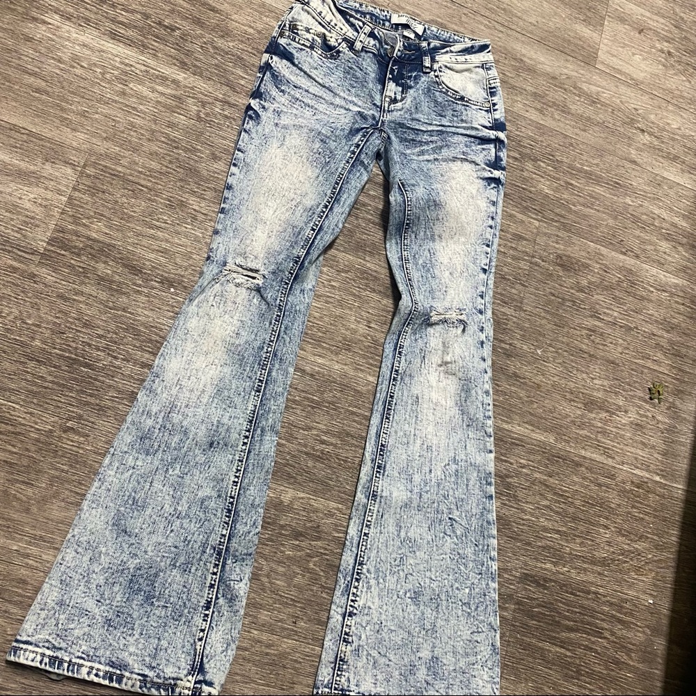 Size 0 acid wash belt bottom jeans